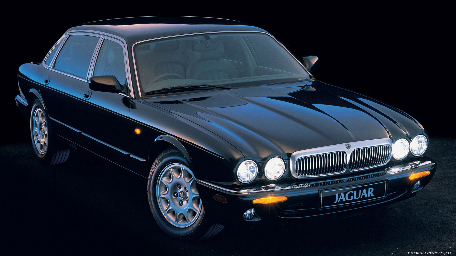 Обои автомобили Jaguar XJ8 X300 - 1997-2003.
