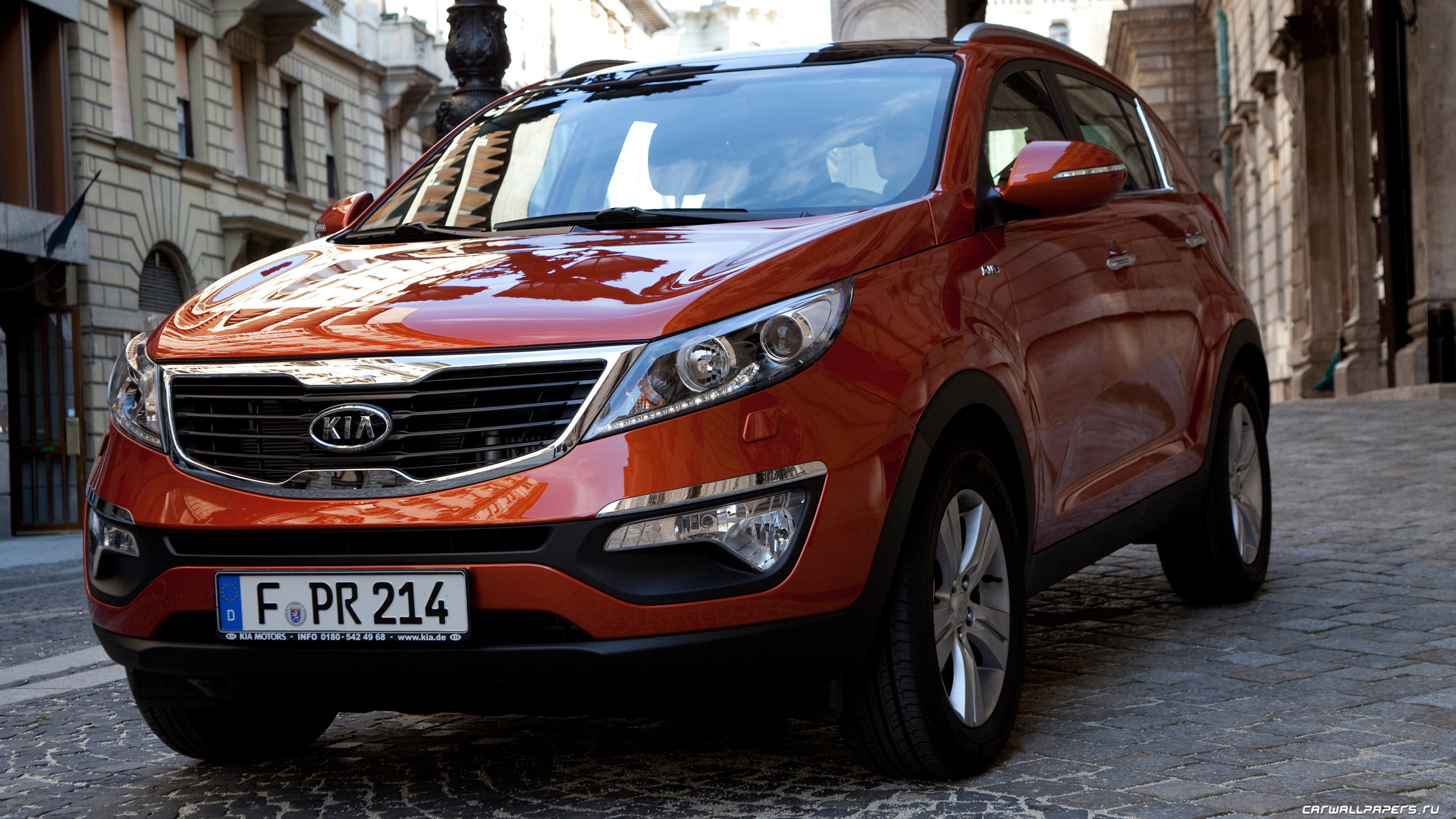 Kia Sportage оранжевый