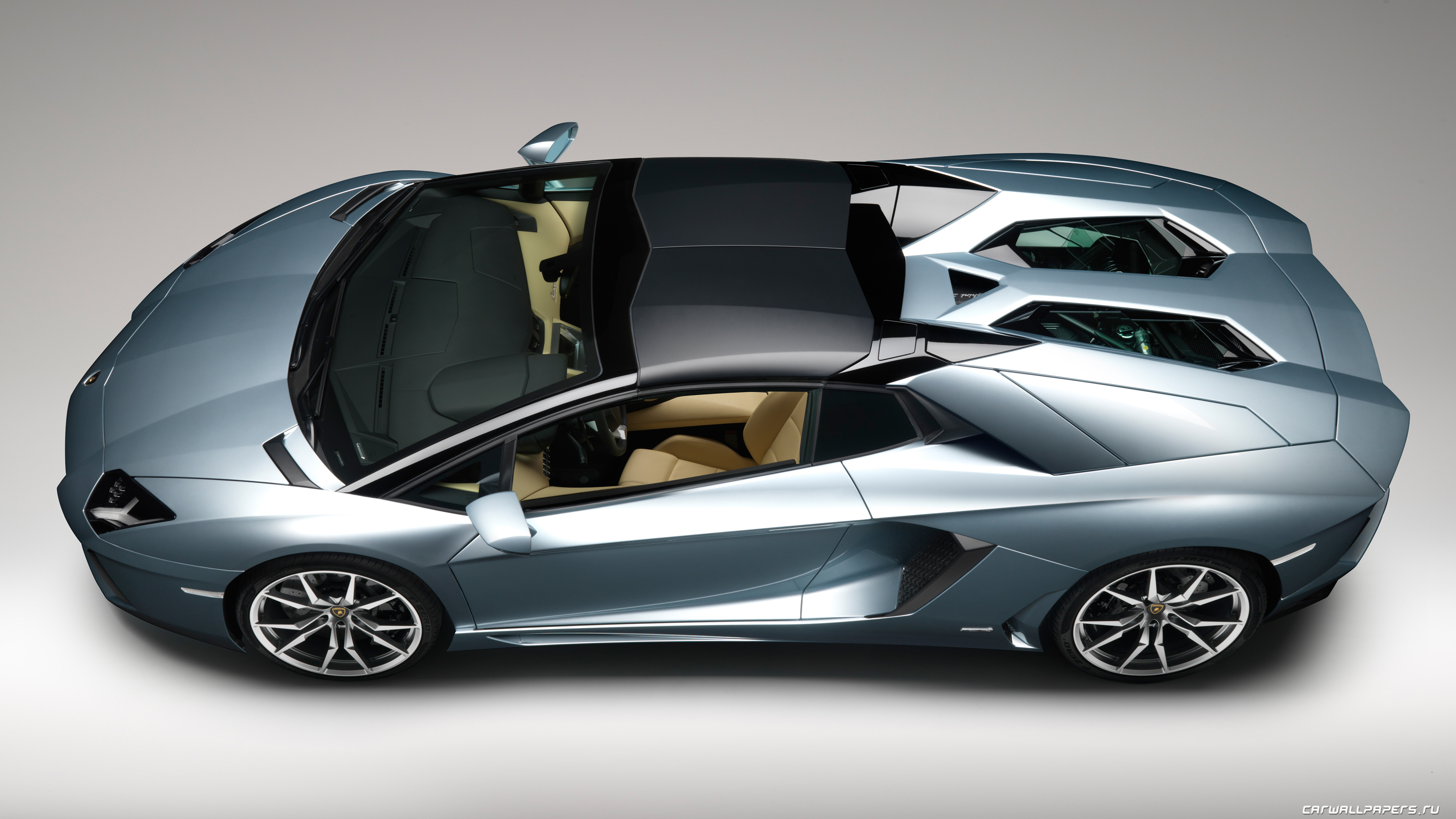 Lamborghini Aventador lp700 4 Roadster Silver