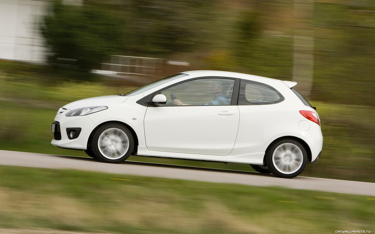 mazda 2 3 door