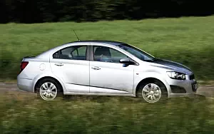   Chevrolet Aveo Sedan - 2011
