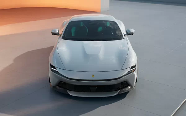  Ferrari Amalfi (Bianco Artico) - 2025