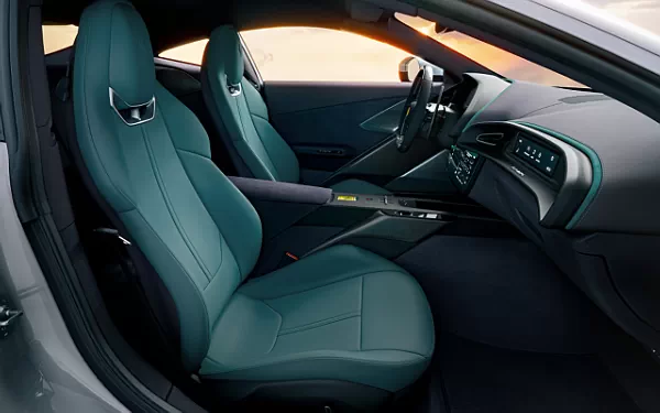   Ferrari Amalfi (Bianco Artico) - 2025