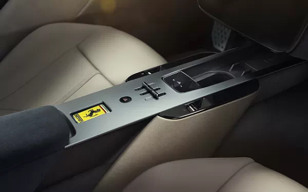   Ferrari Amalfi (Verde Costiera) - 2025