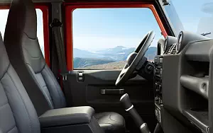   Land Rover Defender 110 Adventure - 2015