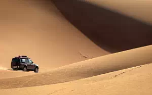   Land Rover Defender 130 P400 SE (Sedona Red) - 2023