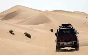   Land Rover Defender 130 P400 SE (Sedona Red) - 2023