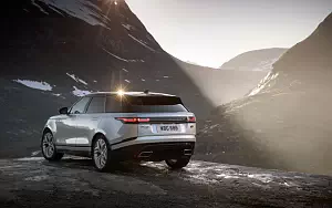   Range Rover Velar R-Dynamic D300 HSE Black Pack - 2017