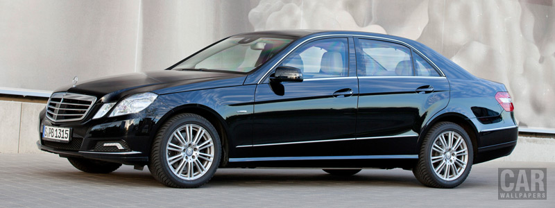   Mercedes-Benz E-class Guard - 2011 - Car wallpapers