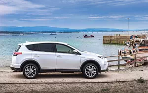   Toyota RAV4 Hybrid - 2016