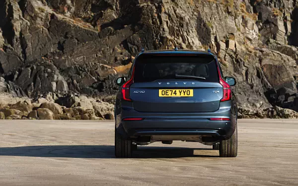   Volvo XC90 T8 Recharge AWD UK-spec - 2024