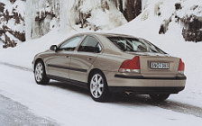   Volvo S60 AWD - 2002