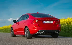   Volvo S60 T6 AWD R-Design - 2012