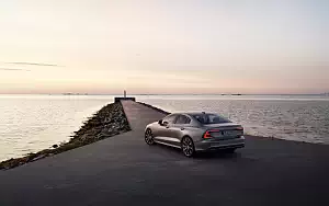   Volvo S60 T6 Momentum - 2018