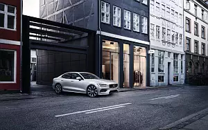   Volvo S60 T6 Momentum - 2018