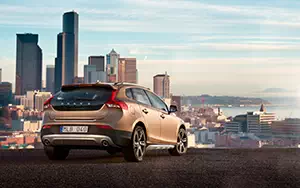   Volvo V40 Cross Country - 2013