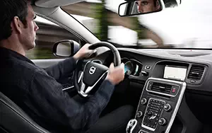   Volvo V60 Plug-in-Hybrid - 2013