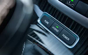   Volvo V60 Plug-in-Hybrid - 2014