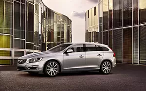   Volvo V60 - 2014