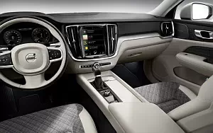   Volvo V60 T6 AWD Momentum - 2018