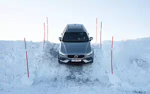   Volvo V60 T5 Cross Country - 2019