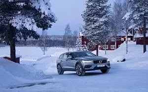   Volvo V60 T5 Cross Country - 2019