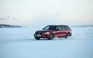  Volvo V60 T8 R-Design - 2019