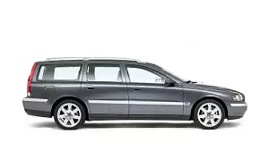   Volvo V70 - 2004