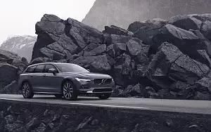   Volvo V90 B6 Cross Country - 2020