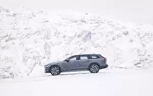   Volvo V90 B6 Cross Country - 2020