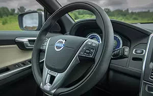   Volvo XC60 R-Design - 2013