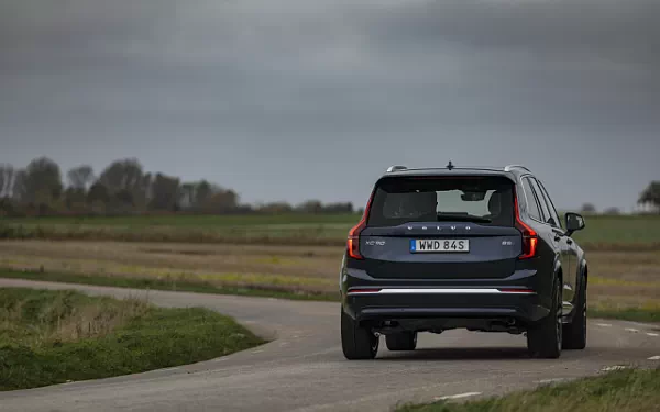   Volvo XC90 B5 AWD - 2024