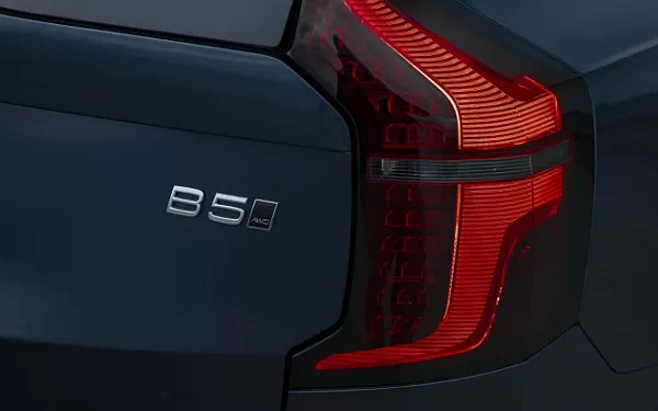   Volvo XC90 B5 AWD - 2024